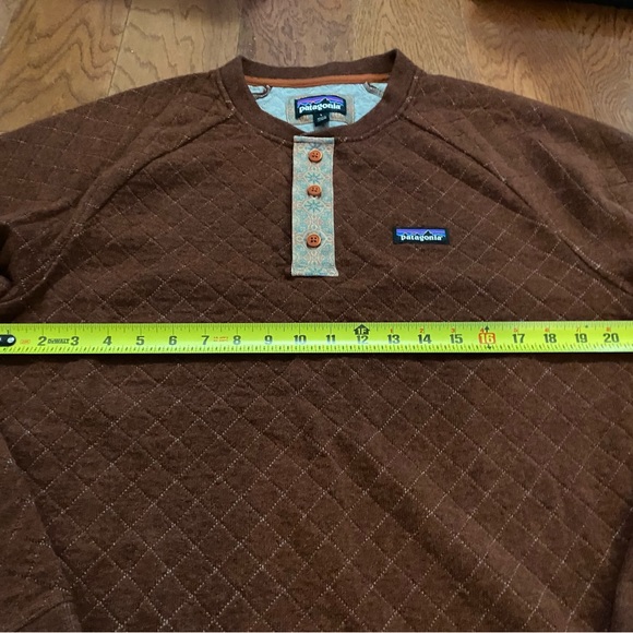 Patagonia Men’s Wool Blend Diamond Quilt Henley Shirt - Picture 5 of 6